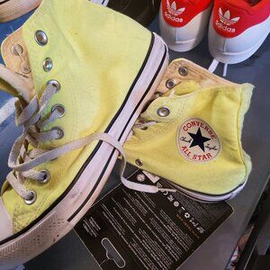 The perfect Neon  yellow high top converse all stars